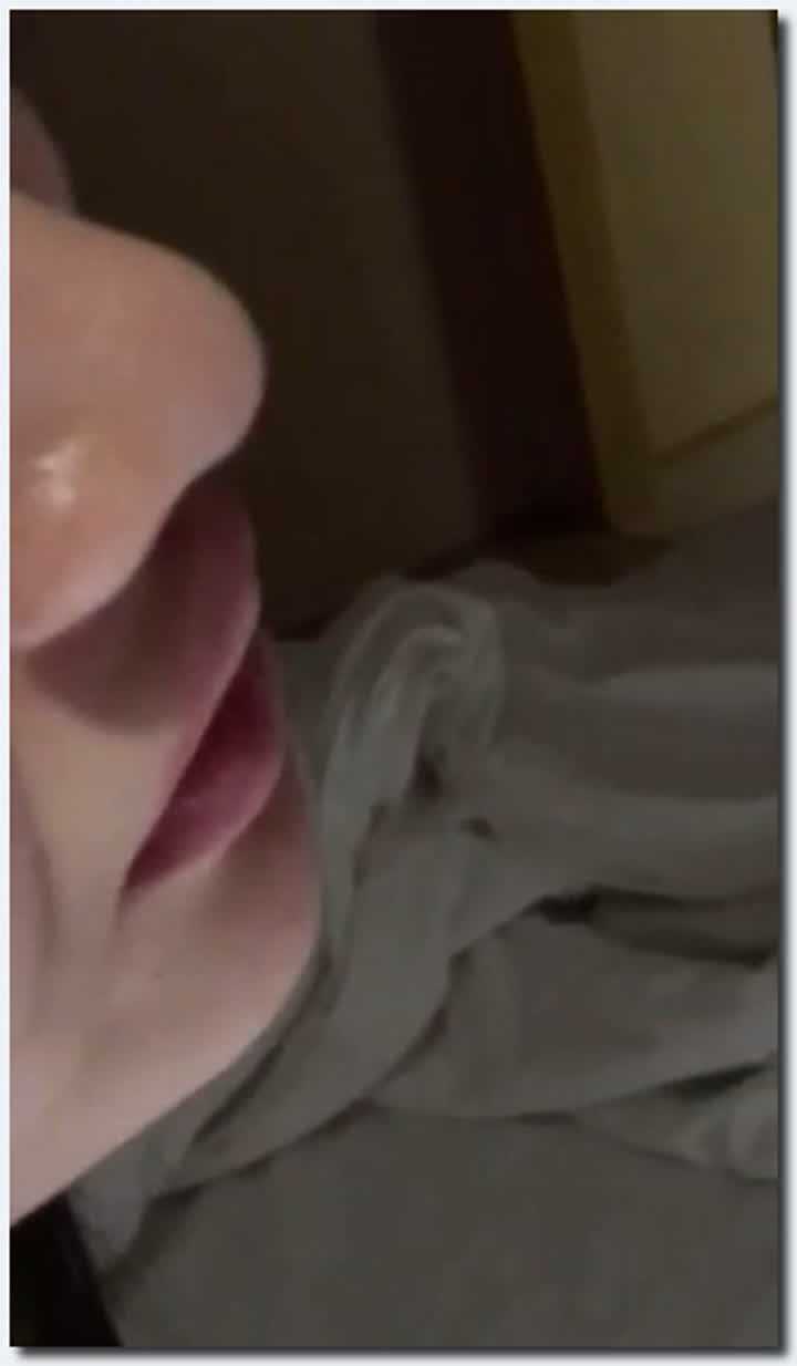 女博士的屁眼第一次破处,女:‘啊啊啊,我疼得受不了啦,,疼疼好疼,老公,我要拉屎’。哈哈哈,操到要拉屎,真牛掰!<script src=